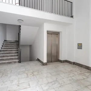 Malù Apartment-palazzo Quaroni Italia